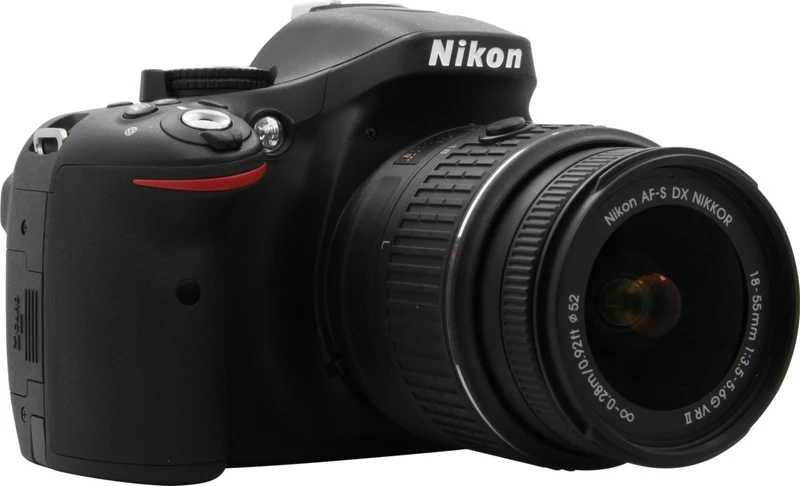 Appareil photo Reflex NIKON D5200 + AFS DX VR II 18-55mm