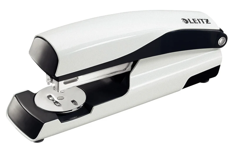 Agrafeuse LEITZ Blanche 30 feuilles agr 24/6 26/6